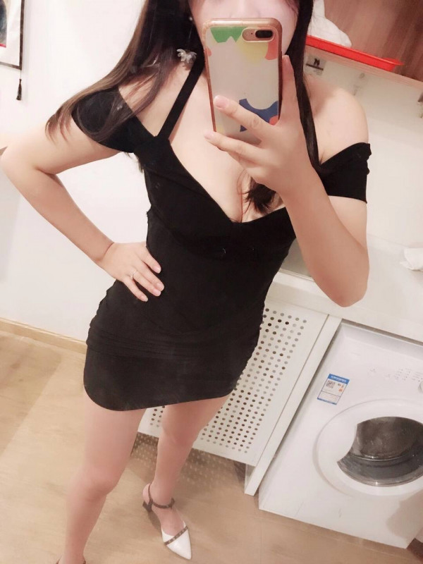 徐东身材爆炸小姐姐